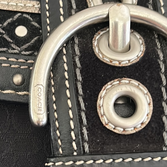 Unique coach canvas and suede purse - Picture 2 of 15